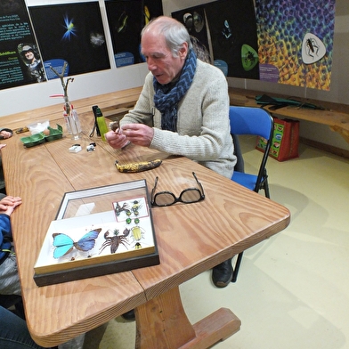 Exploration fluorescente autour de la Pyramide du Loup