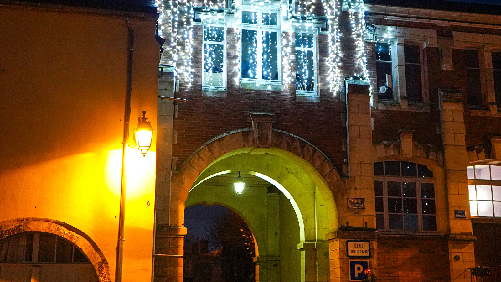Noël dans ta place nocturne