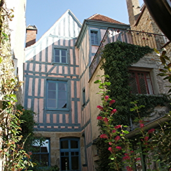 La Maison des Sangliers - NOYERS