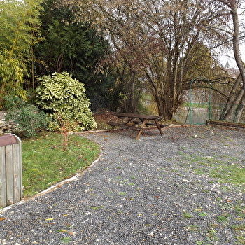 Aire de pique-nique de l'Office de Tourisme - ROGNY-LES-SEPT-ECLUSES