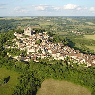 Une balade ludique en famille à la découverte du village médiéval de Vézelay