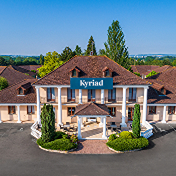 Les Trois Colonnes - Hôtel Kyriad Sens - MALAY-LE-GRAND