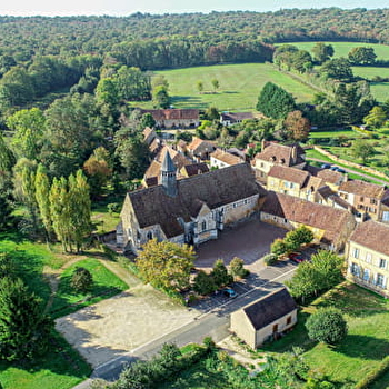 Aire de pique-nique - MOUTIERS-EN-PUISAYE