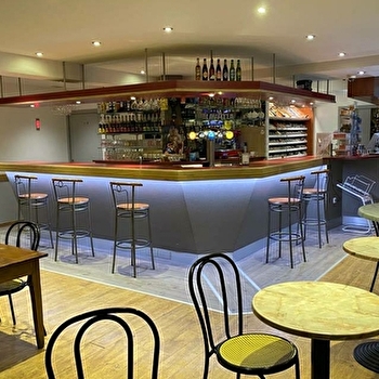 Café de la Place - MONETEAU