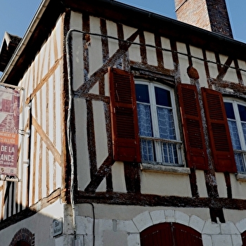 Musée de la Résistance - Groupe Jovinien Bayard - JOIGNY