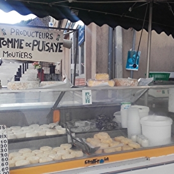 Ferme de la Cour aux Roches - MOUTIERS-EN-PUISAYE