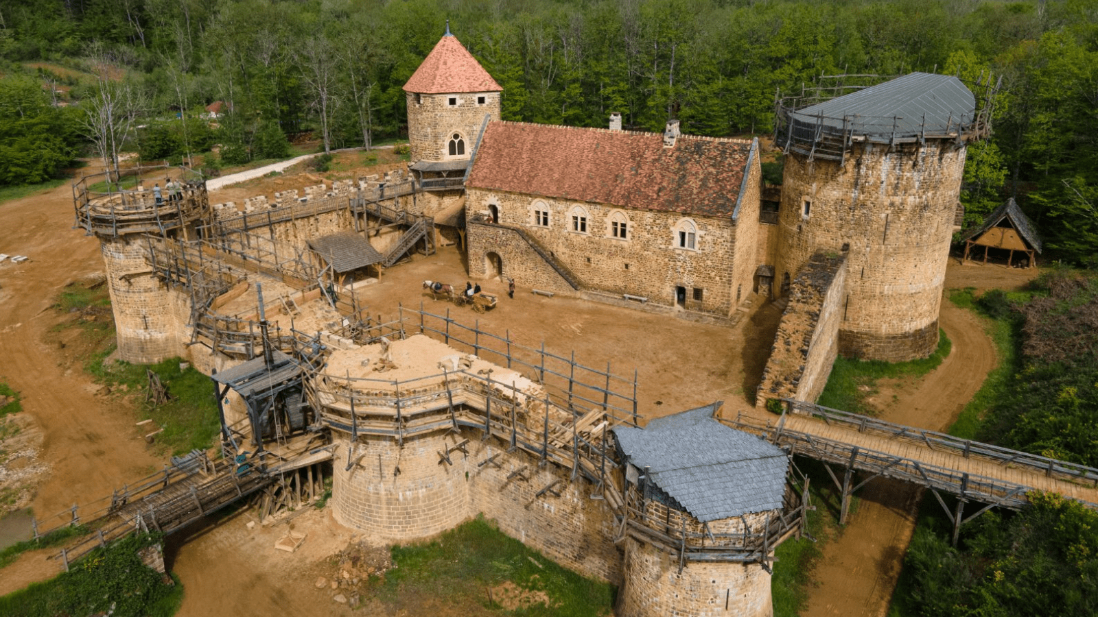 Guédelon - Nous bâtissons un château fort