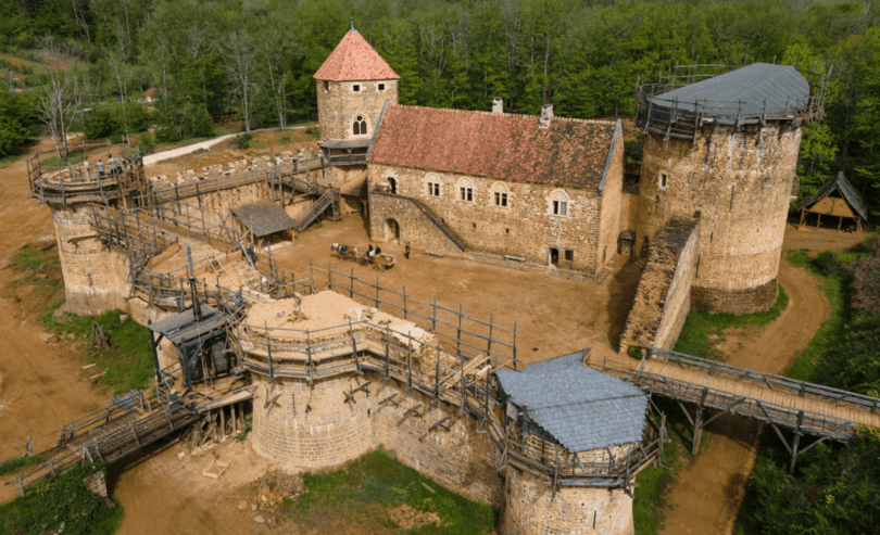 Guédelon - Nous bâtissons un château fort