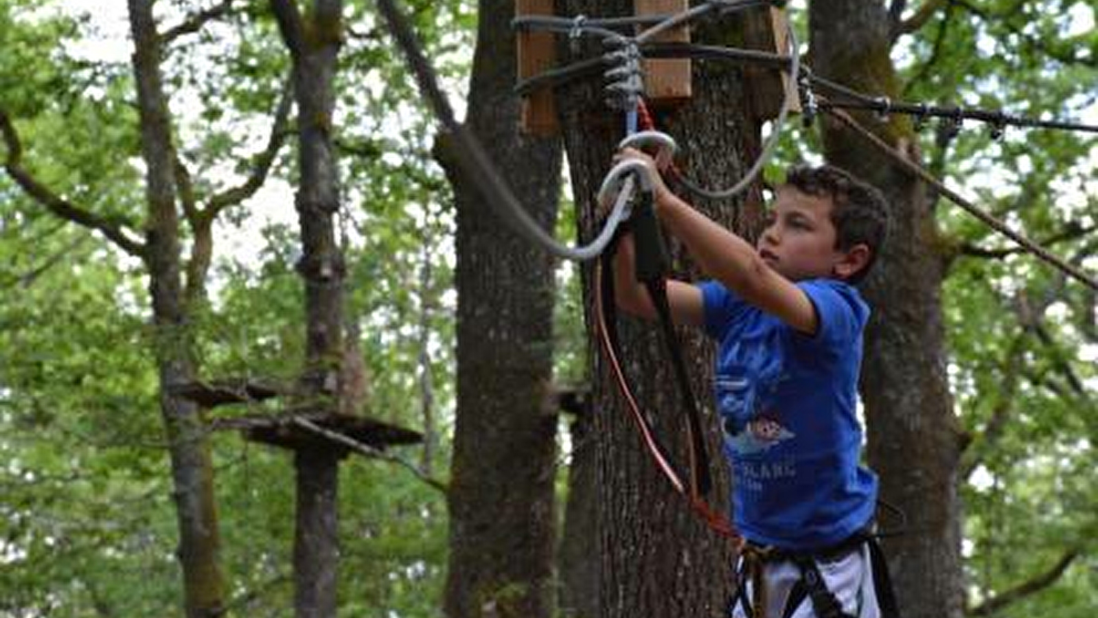 Viens prendre de la hauteur au Parc aventure du Thureau à Auxerre !