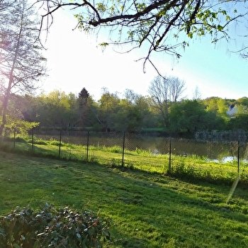 Camping des Berges de l'Yonne - COULANGES-SUR-YONNE