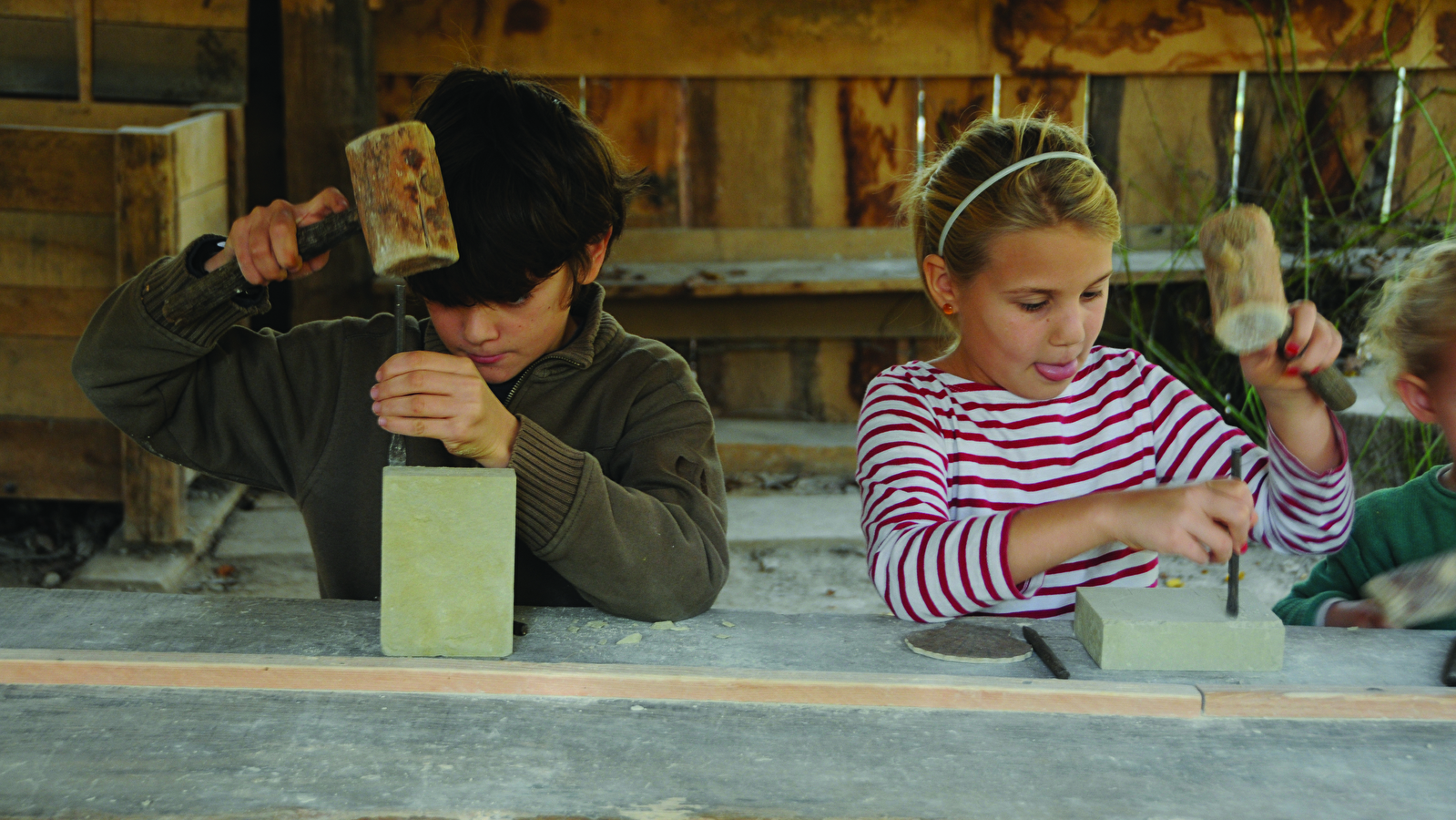 Atelier taille de pierre à Guédelon