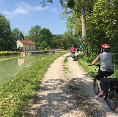 Escapade journée Guidée - Le long du canal de Bourgogne