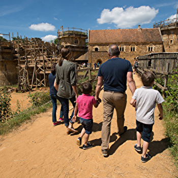 Remonte le temps et rencontre les bâtisseurs de Guédelon qui te livreront tous leurs secrets ! - TREIGNY-PERREUSE-SAINTE-COLOMBE