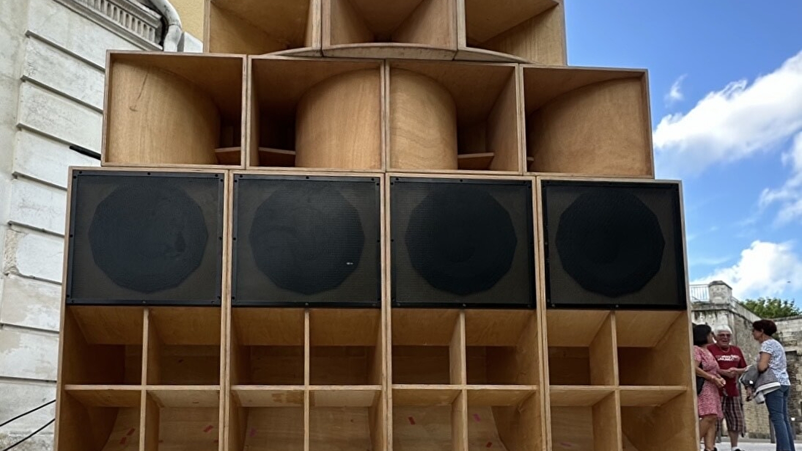Garçon la note! Bassline Dub Sound System