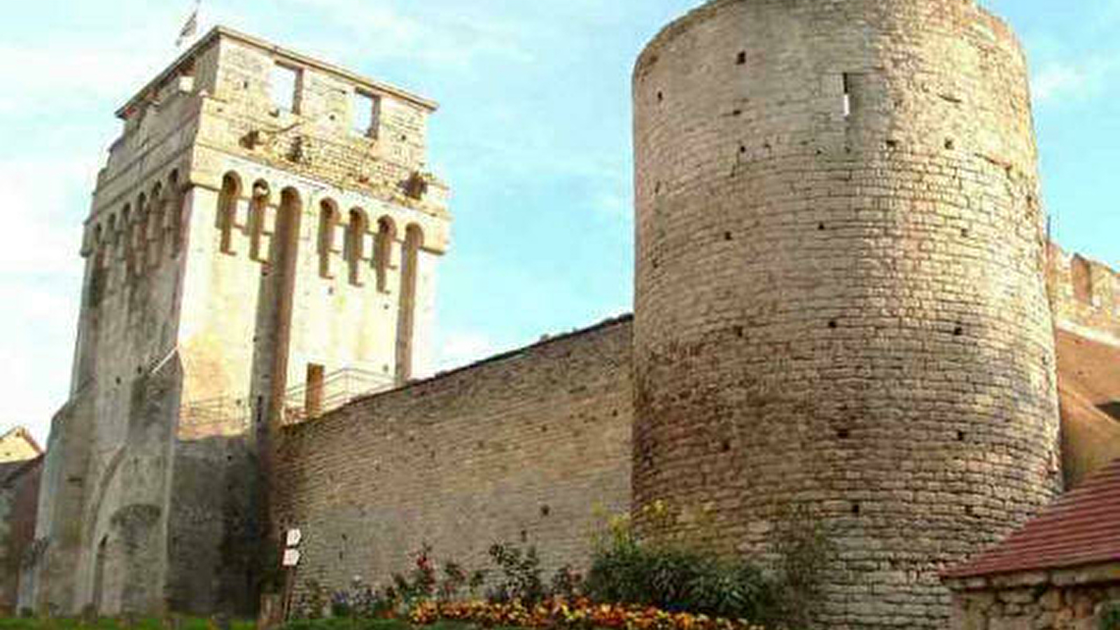 Le temps d'une visite, remonte le temps et imagine-toi à l'époque des chevaliers !