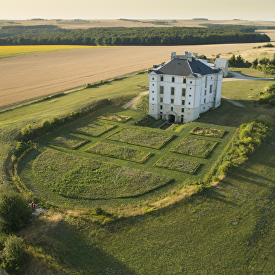 La nouvelle visite enquête du château de Maulnes !