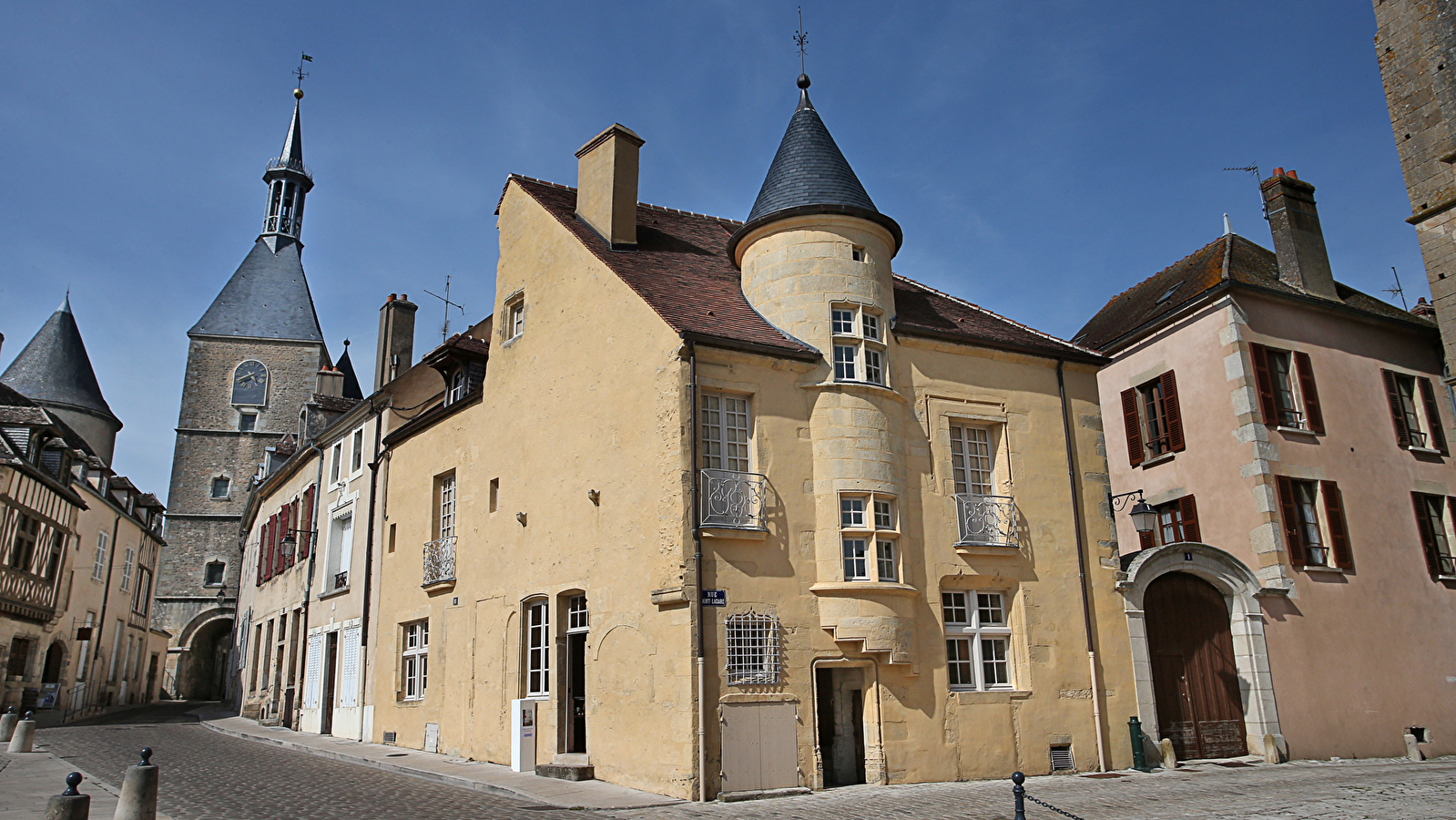 Avallon découverte