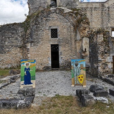 Le temps d'une visite, remonte le temps et imagine-toi à l'époque des chevaliers !