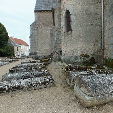 Explore le village pour en savoir plus... À toi de jouer !