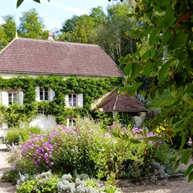 Gites et jardins du Manoir de Val en Sel 