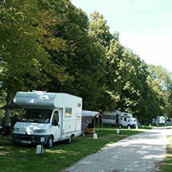 Camping de l'Isle Saint Jean - ARCY-SUR-CURE