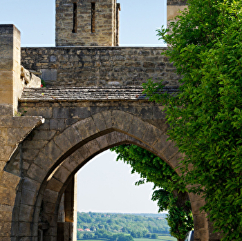 Découvre un village de l’Yonne en t’amusant - MONTREAL
