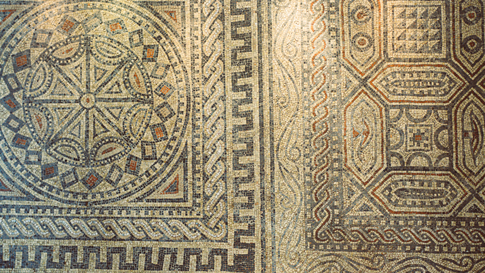 Fragment restauré d'une mosaïque Gallo-Romaine