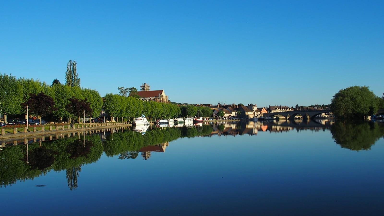 Rivière et Mariniers