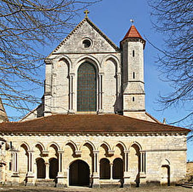 L'Abbaye de Pontigny, aux origines du Chablis