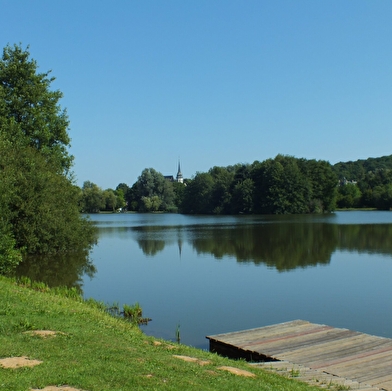 Que dirais-tu de découvrir un village de l’Yonne et ses environs tout en t’amusant ?