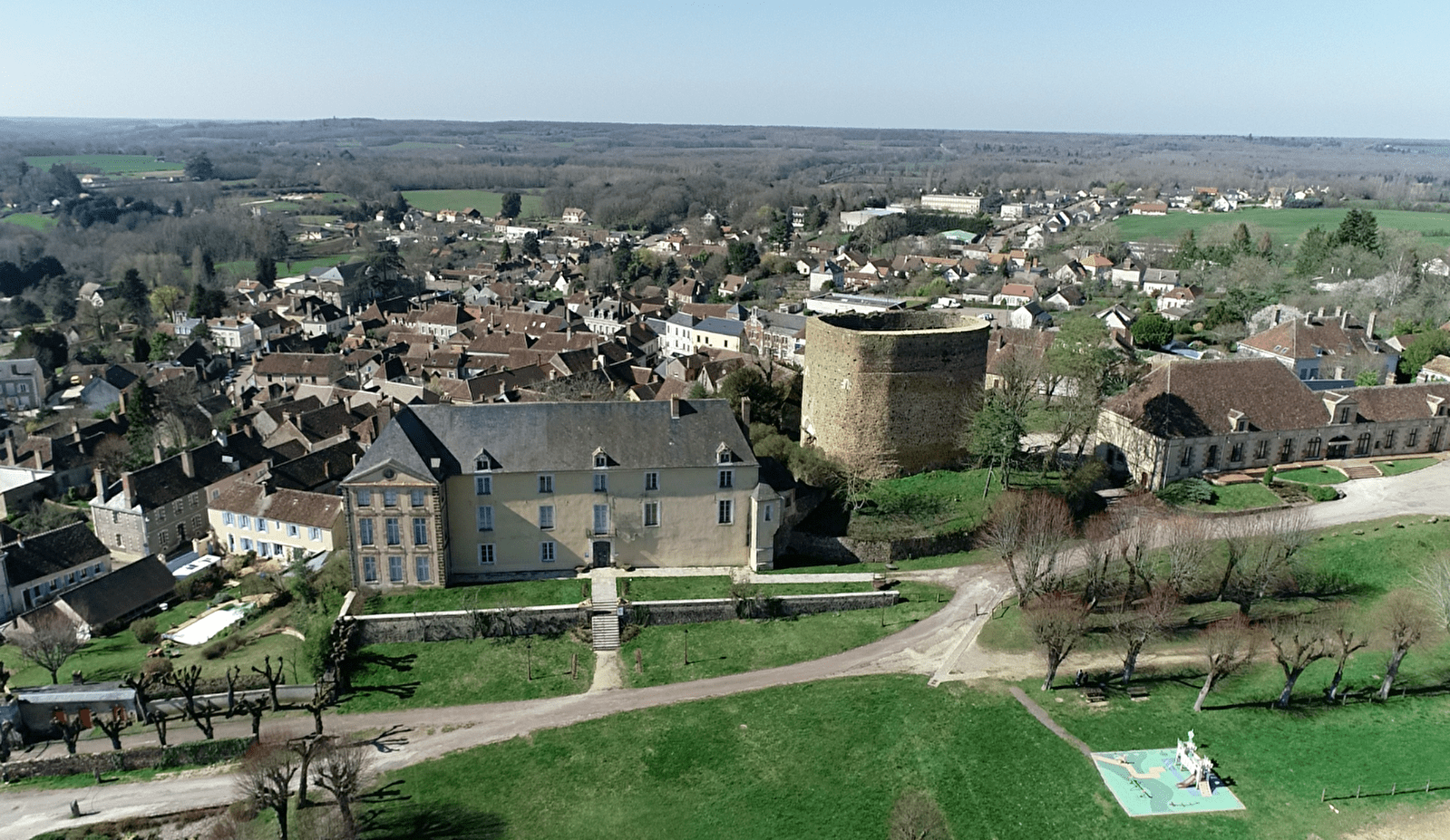 tour sarrasine saint sauveur en puisaye