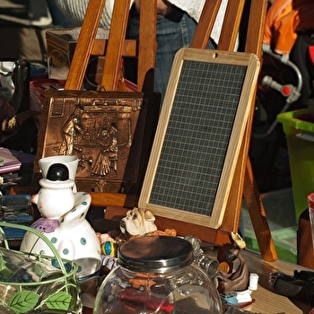 Vide-greniers - VILLENEUVE-LES-GENETS