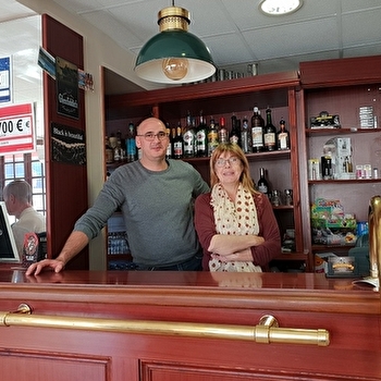 Bar de l'hôtel du Lion d'Or - COULANGES-SUR-YONNE