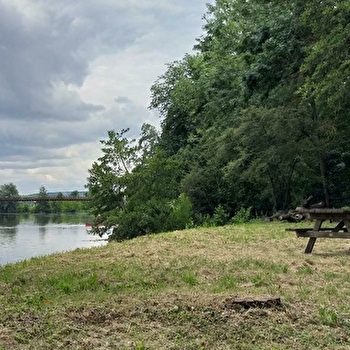 Cézy - Aire de pique-nique - Arrêt Pénichette - CEZY