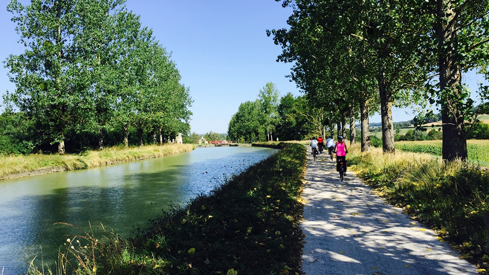 Escapade journée Guidée - Le long du canal de Bourgogne