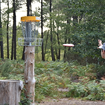 Viens vite tester le Disc Golf, la nouveauté du Parc de Bois de la Folie !  - TREIGNY-PERREUSE-SAINTE-COLOMBE