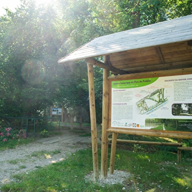 Parcours ce sentier balisé et informatif à la découverte de la nature !