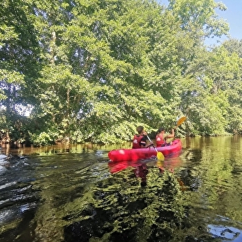 Enfile ton gilet et c'est parti pour une descente en canoë sur la Cure en famille ! - SAINT-PERE