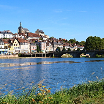 Que dirais-tu de découvrir un village de l’Yonne et ses environs tout en t’amusant ? - JOIGNY